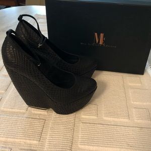 COPY - MIA LIMITED EDITION PLATFORM HEELS SIZE 8